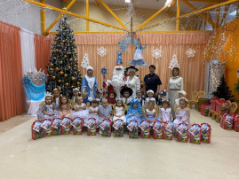 Новогодний утренник младшей группы № 1 Новогодний утренник младшей группы № 1.